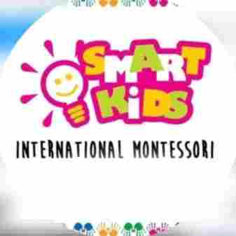 Smart Kids International Montessori preschool logo