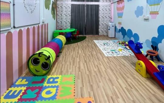 Happy hearts day care preschool building in Undri, Pune