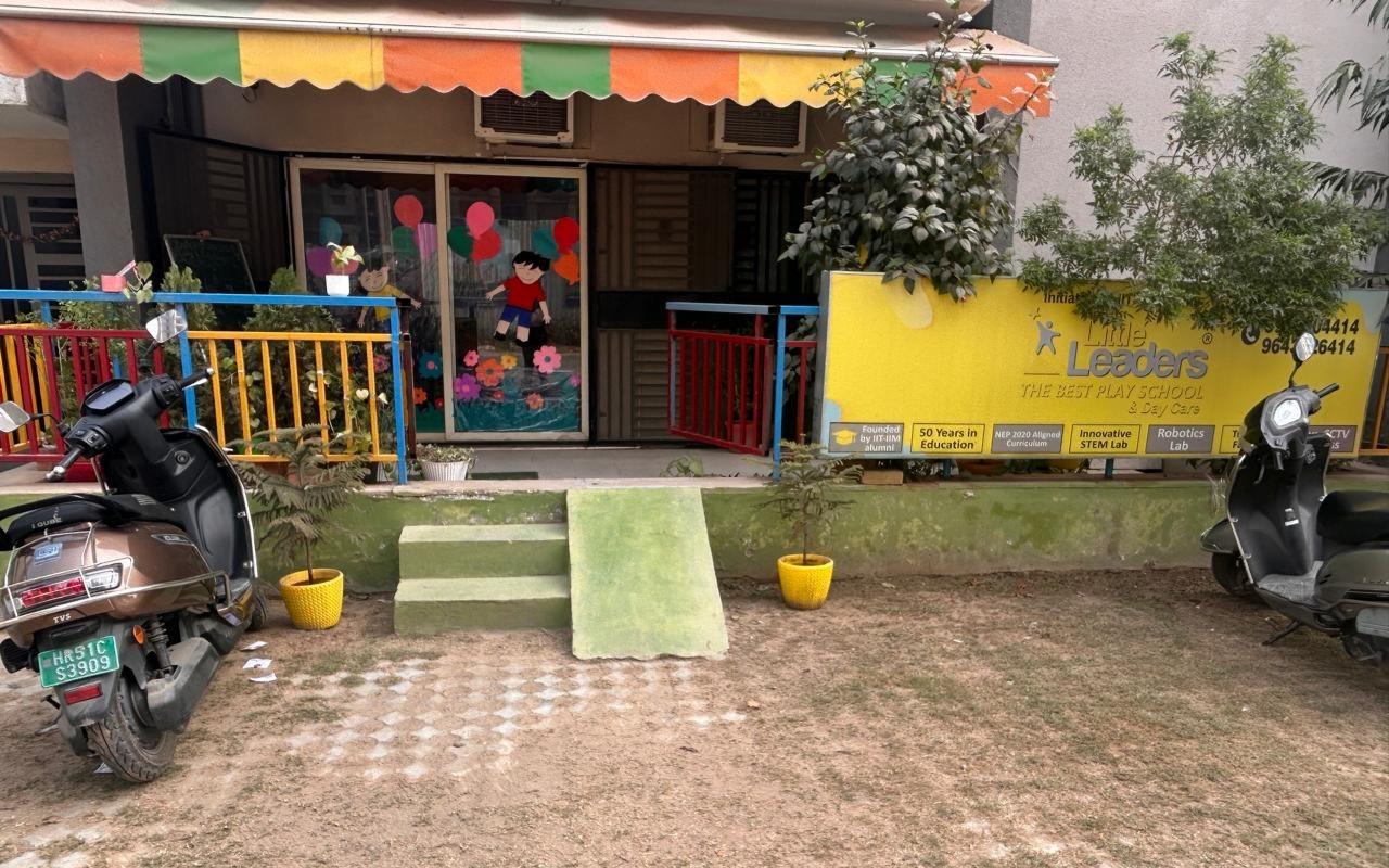 Little Leaders Faridabad preschool building in Puri Amanvilas, Faridabad