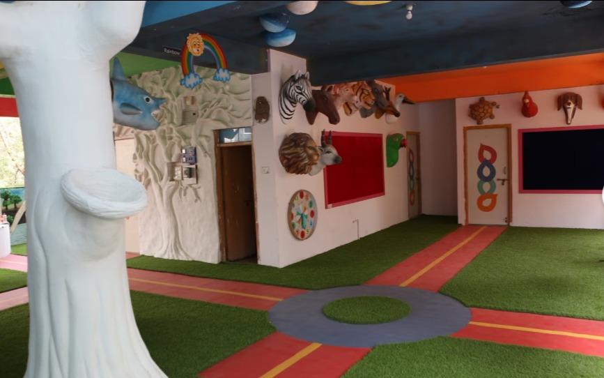 Happy Days Manikonda preschool building in Rohini, New Delhi