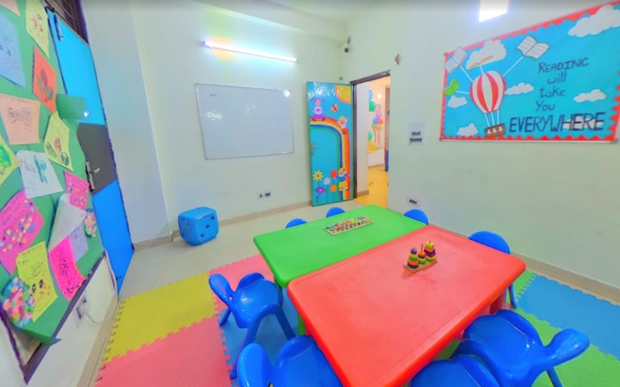 Pastels preschool & Daycare preschool building in Dilshad Colony, New Delhi